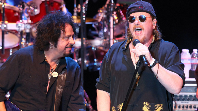 steve lukather and joseph williams of toto on stage