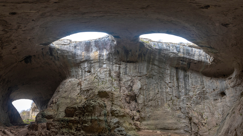 "Eyes of God," Bulgaria