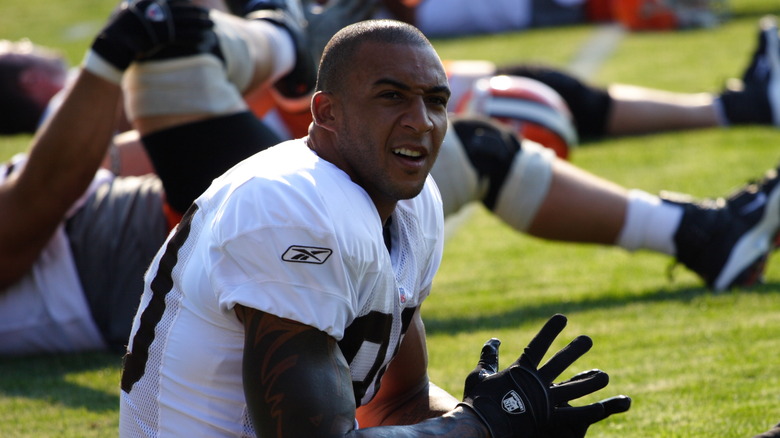 Kellen Winslow II sitting ground