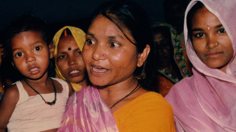 Photo pf Phoolan Devi campaigning