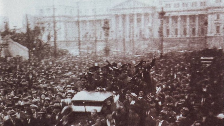 crowd in front of argentinian congress building