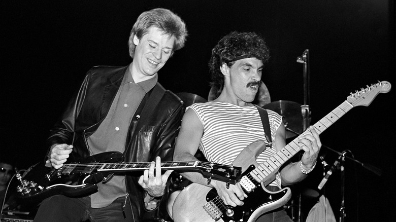 Daryl Hall, John Oates performing