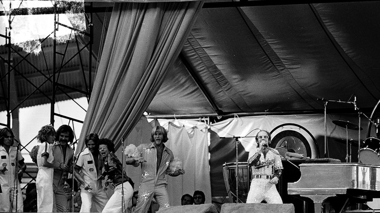elton john performing at dodger stadium in 1975