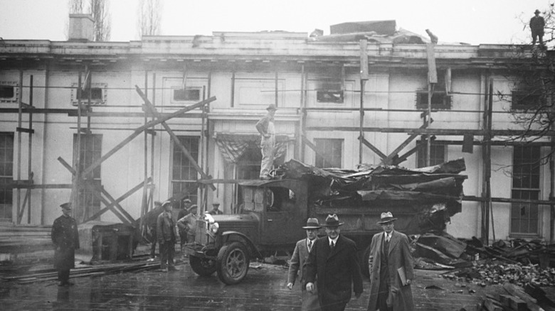 Hoover inspecting White House fire damage