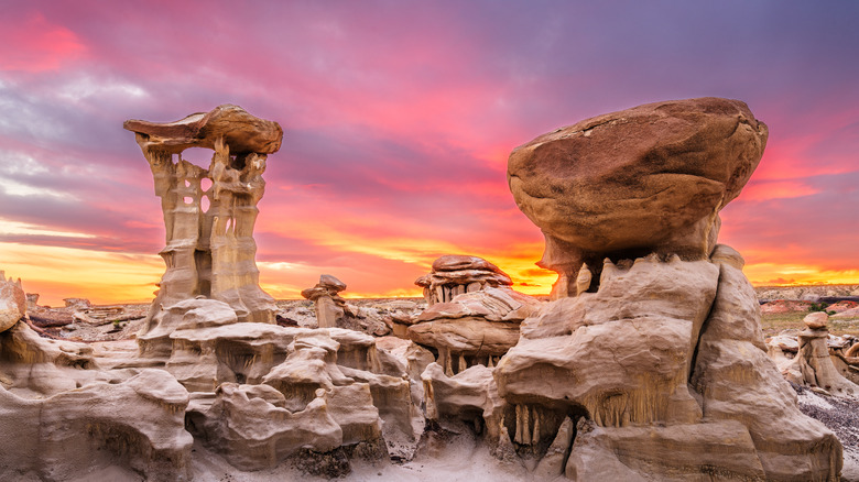 Rock formations at Bisti Badlands