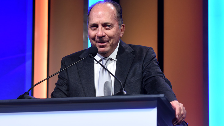 Johnny Bench speaking at event