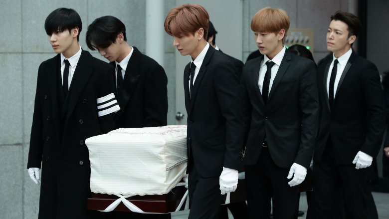 Jonghyun funeral pallbearers casket