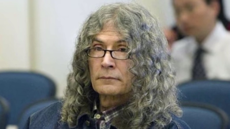 Rodney Alcala looking apprehensive in court