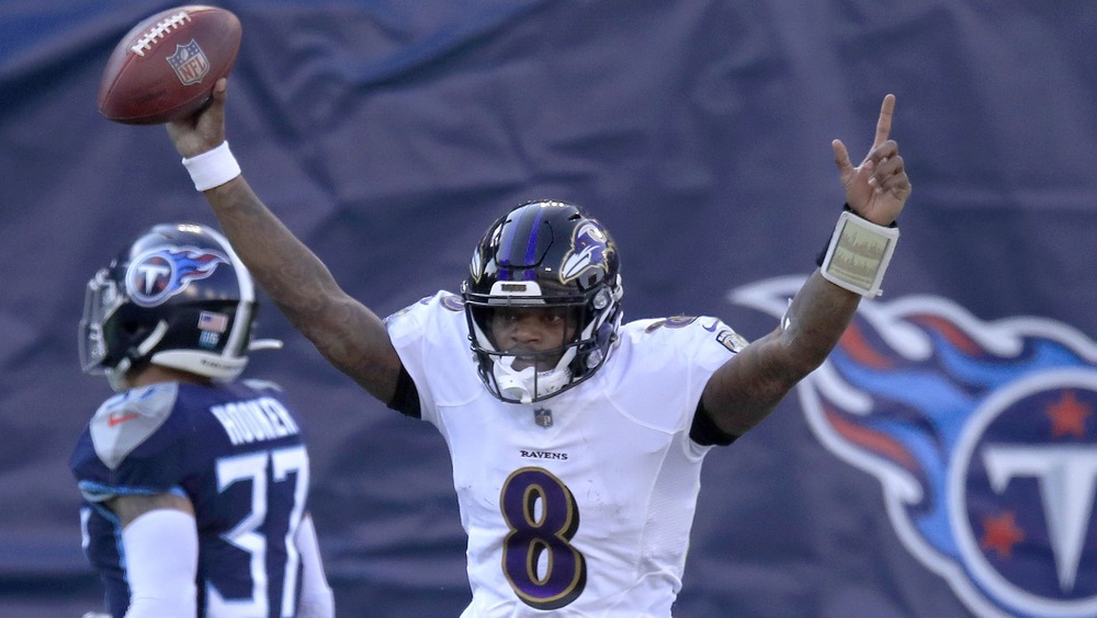Ravens' Lamar Jackson celebrates win