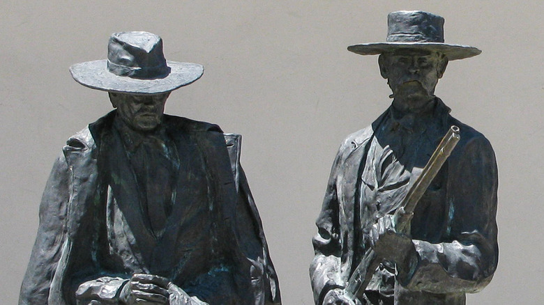 Doc Holliday, Wyatt Earp statues