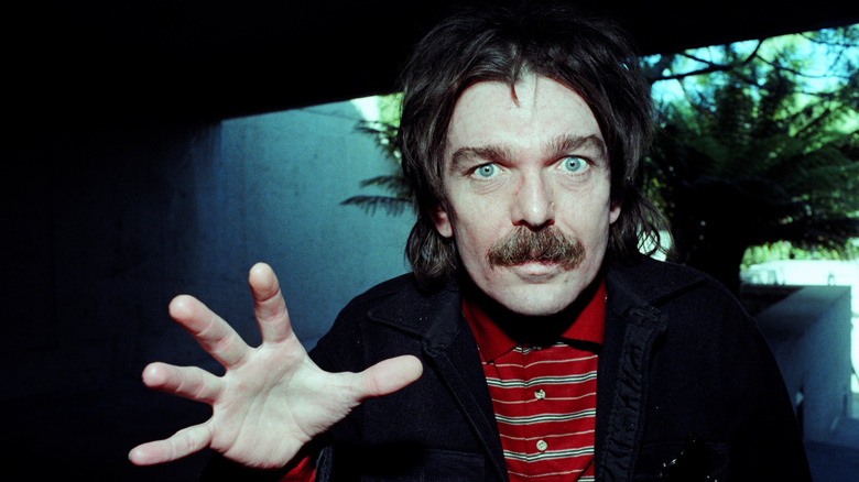 captain beefheart posing backstage