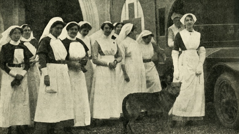 female nurses world war I