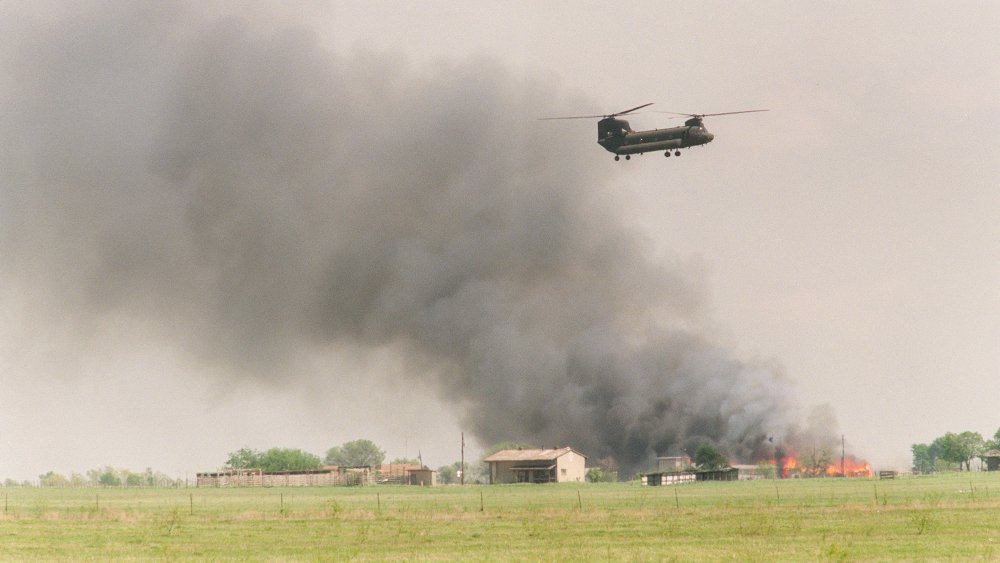 Branch Davidian compound burning