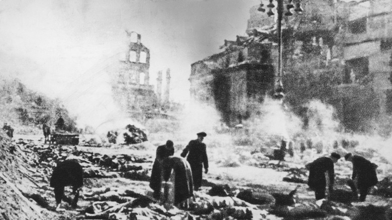dresden in ruins, 1945