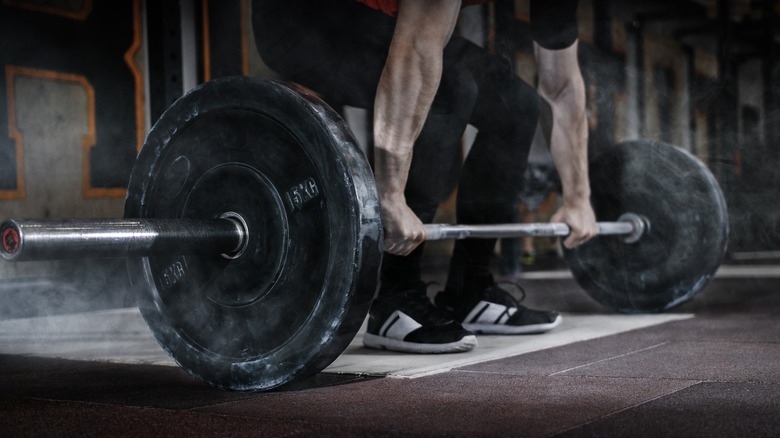 The sport of deadlifting