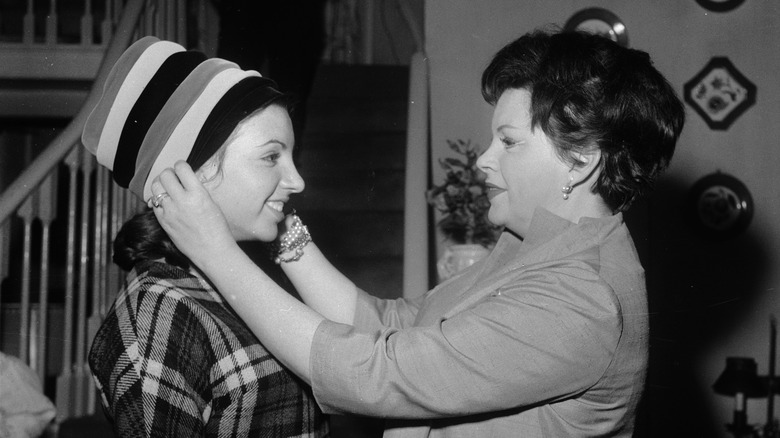 Liza Minnelli with Judy Garland 1960