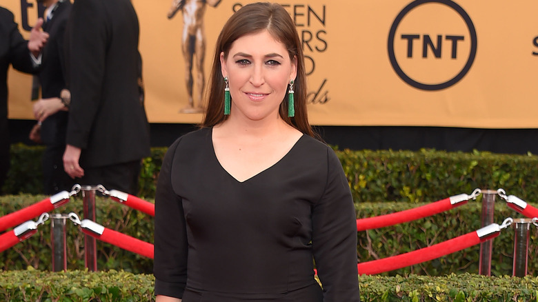 Mayim Bialik standing 