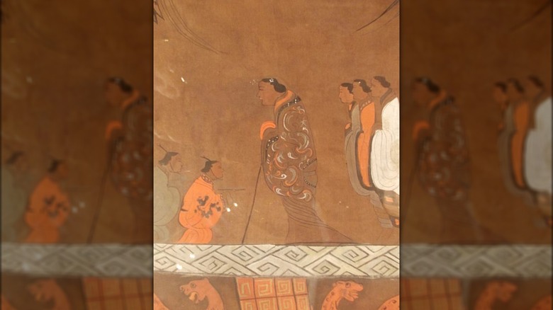 Silk banner found in Xin Zhui's tomb 