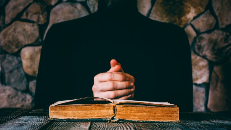 catholic priest middle ages