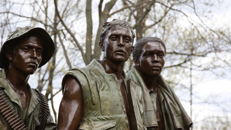 marines statue