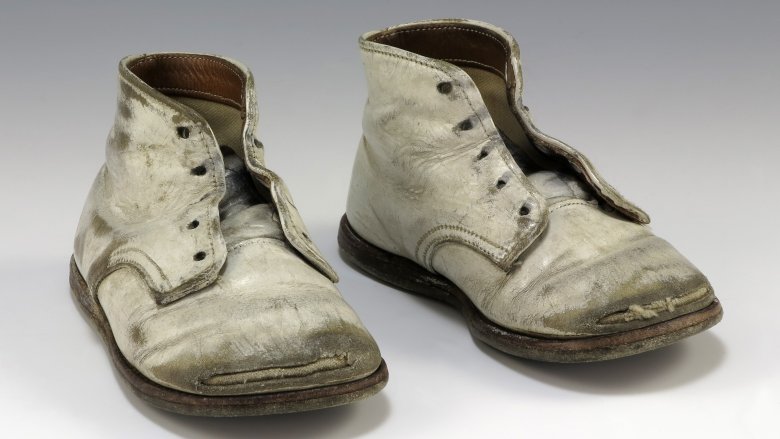 empty shoes