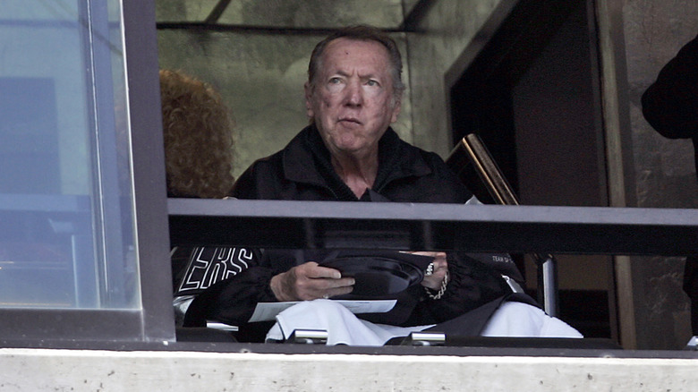 Al Davis eating 