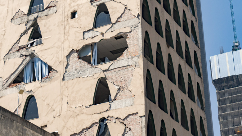 Mexico City building damaged in 2017 earthquake
