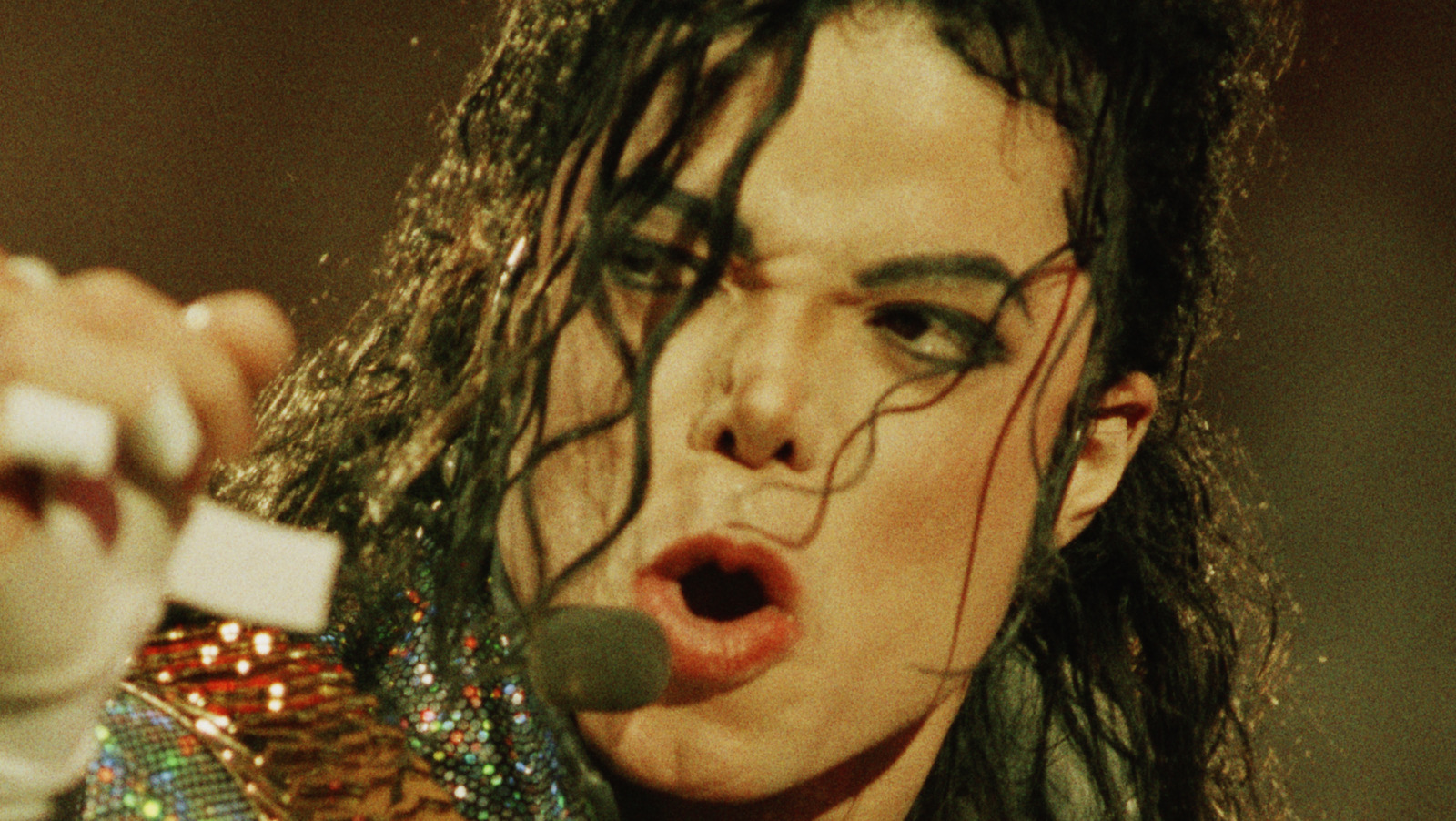 Michael Jackson Had Over 100 Unreleased Songs By The Time Of His Death michael-jackson-had-over-100-unreleased-songs-by-the-time-of-his-death