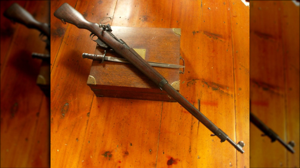 Ross Rifle displayed