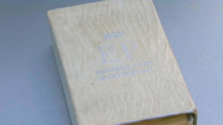 Queen Elizabeth's wedding cake Antiques Roadshow