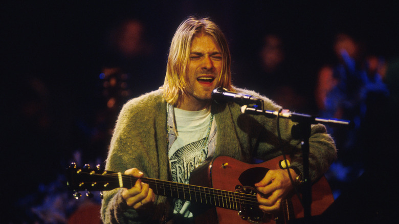 Kurt Cobain singing