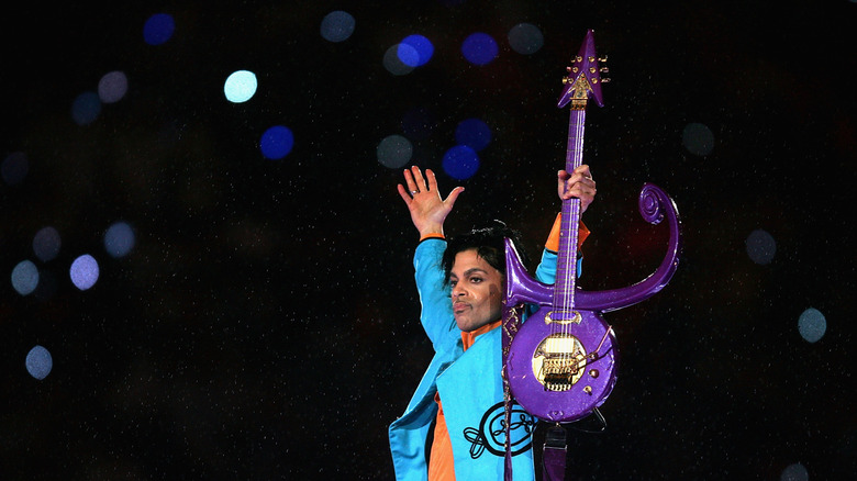 prince performing during 2007 super bowl halftime show