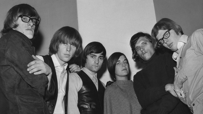 Jefferson Airplane poses for photo in 1965