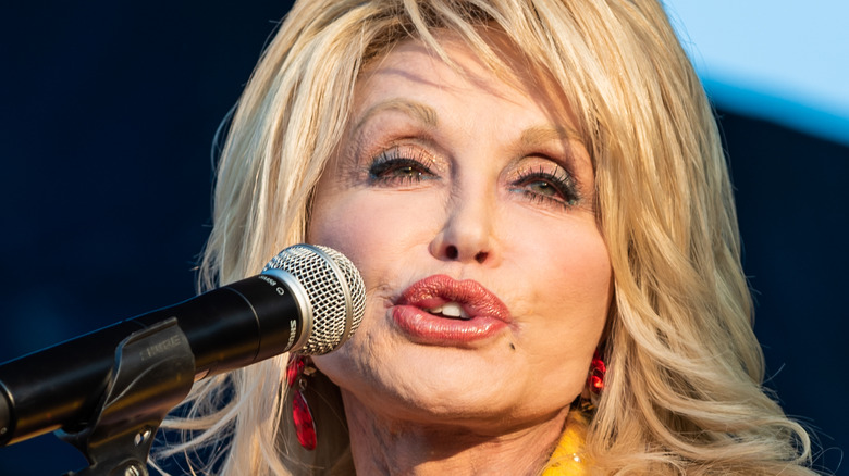 dolly parton singing