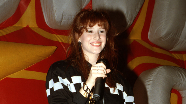 Tiffany performing during her mall tour in 1987