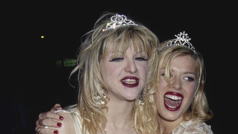 Courtney Love with Amanda De Cadenet at the Vanity Fair Oscar Party