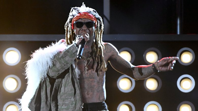 Lil Wayne in headband and sunglasses