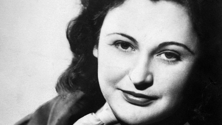 Photo portrait of Nancy Wake in British Army uniform, 1945