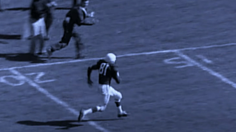 Night Train Lane returns interception for touchdown