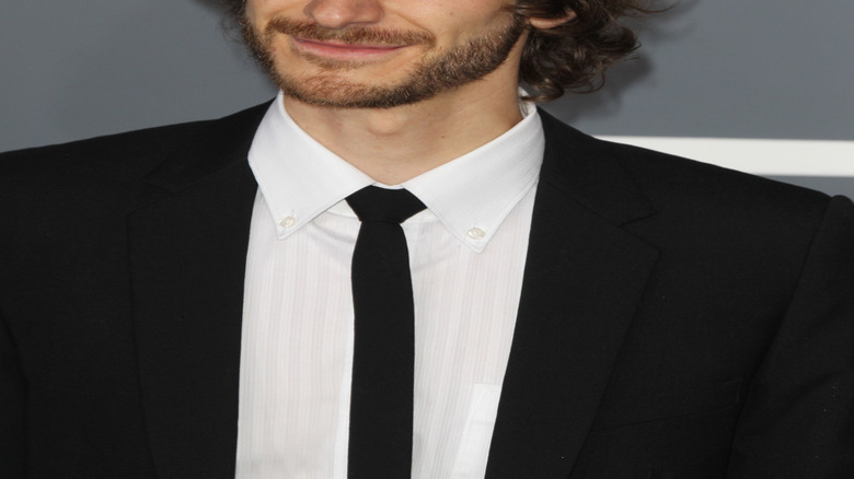 Gotye grinning at the Grammys