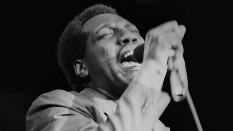 Otis Redding eyes closed singing