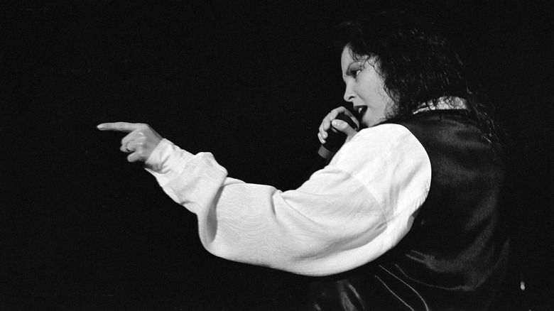 Pat Benatar singing
