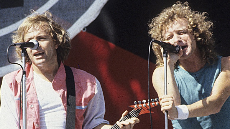 Mick Jones and Lou Gramm Foreigner on stage