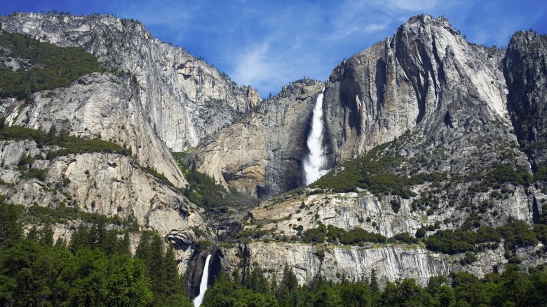 Yosemite cliffs waterfall