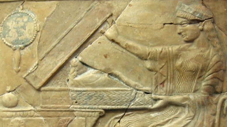  Pinax of Persephone opening the "Liknon Mystikon"