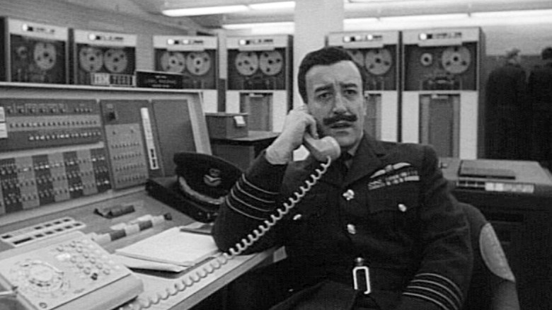 Peter Sellers as Group Captain Lionel Mandrake