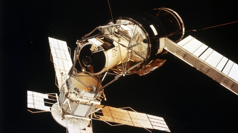 Skylab space cluster