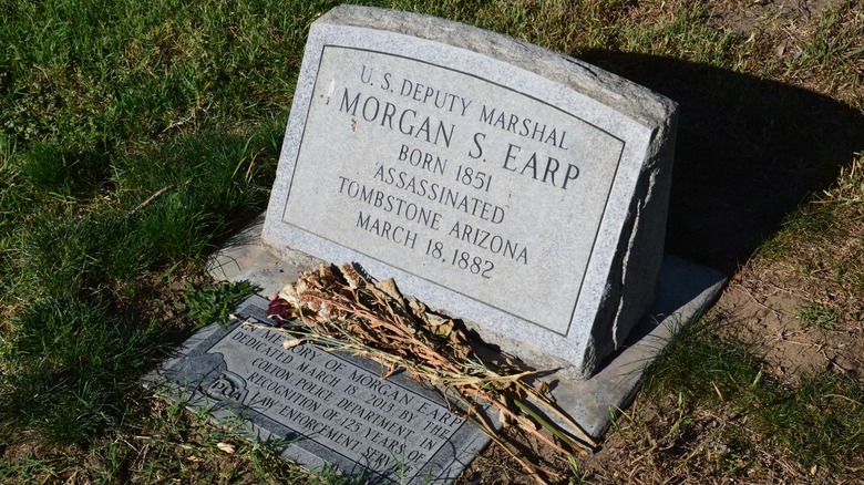 gravestone of morgan earp