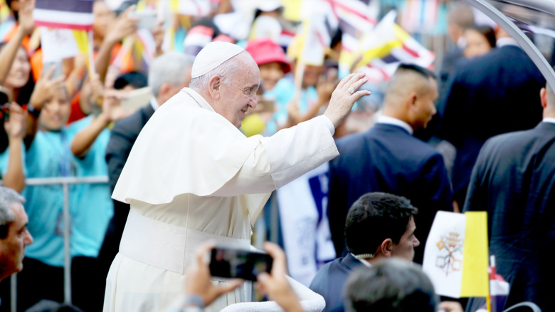 Pope Francis waving to crowd