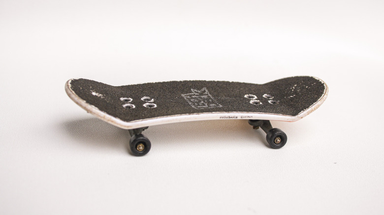 Tech Deck skateboard in black
